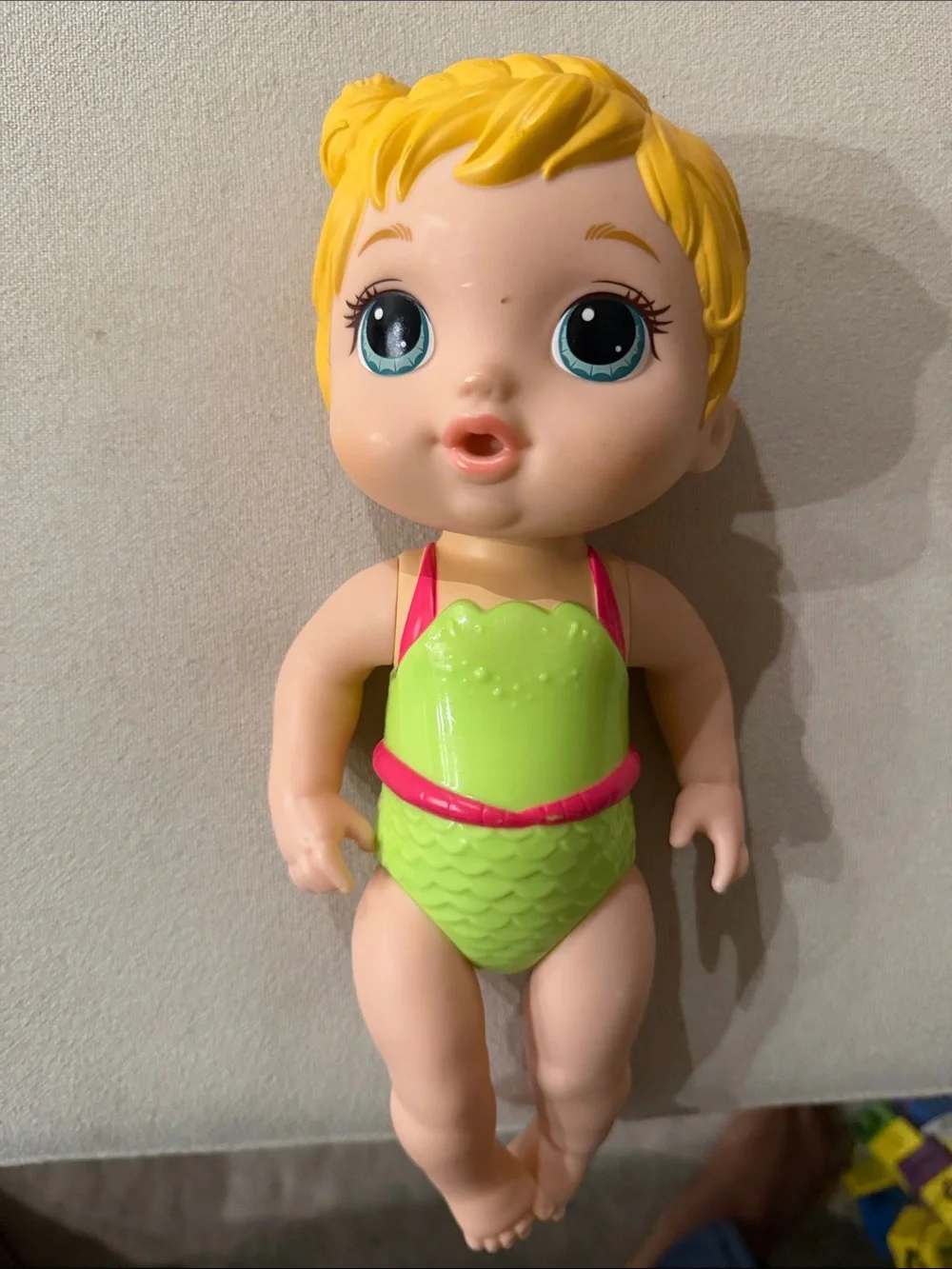 2018 Hasbro Baby Alive Splash 'n Snuggle Baby Blonde Plastic Doll 9.5 -10”